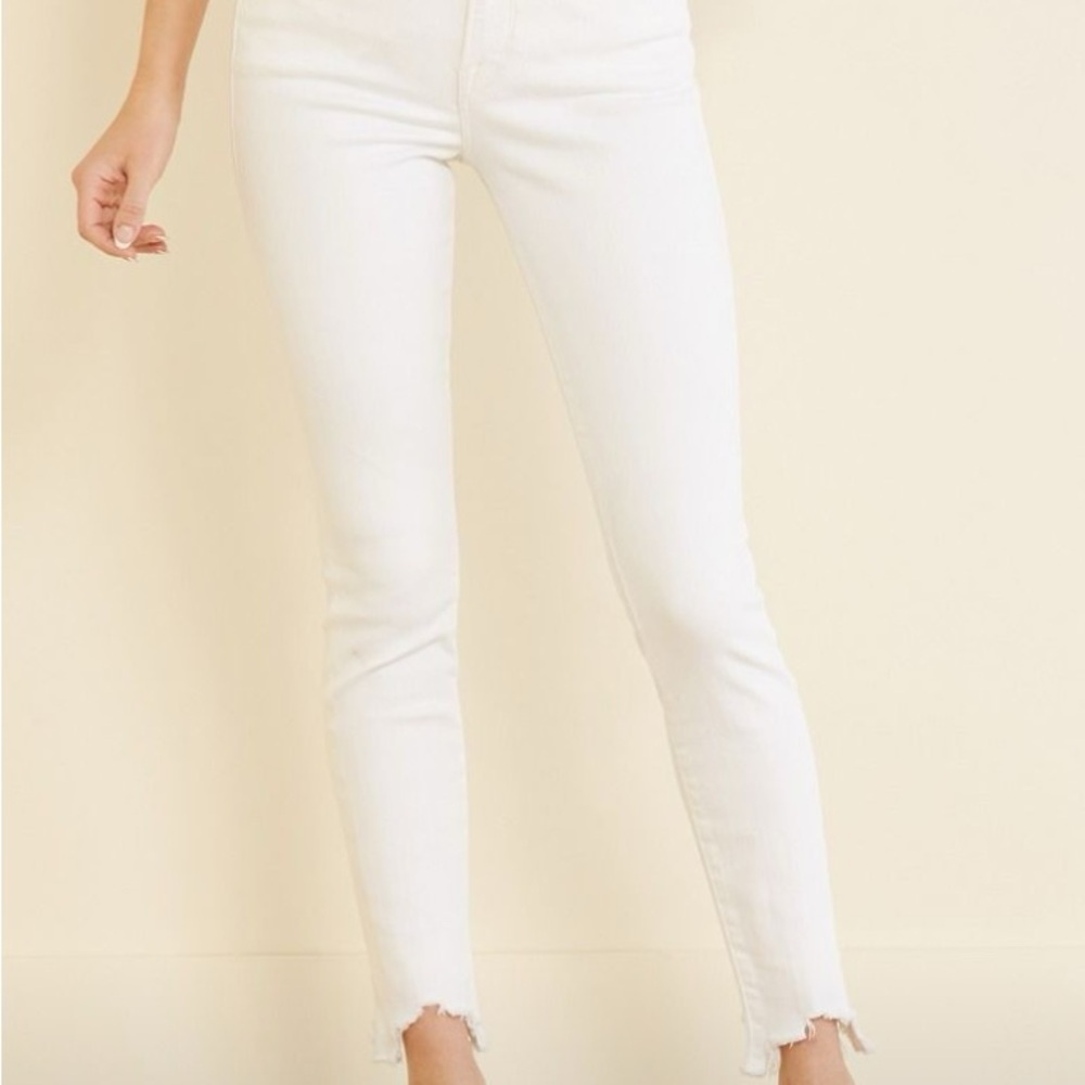 White Frayed Hem Skinny Jeans - Good American Good Legs